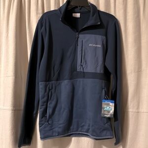 Size small Columbia pullover fleece with chest pocket and side pockets, with tag
